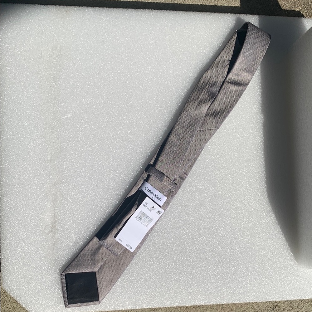 🆕 Calvin Klein Gray Men's Tie